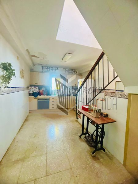 Foto 32b2da26-ee89-4192-a62f-2563120a90d5. Casa adossada a Santa Bárbara-Ciudad Deportiva Línea de la Concepción (La)