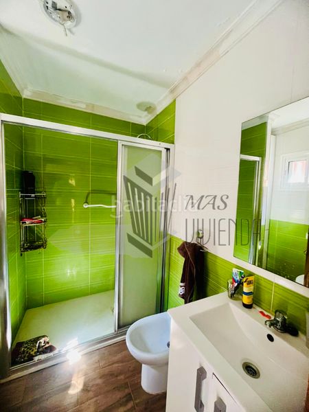 Foto 88e0dc8d-2646-4958-8250-c7a21f818355. Casa adossada a Santa Bárbara-Ciudad Deportiva Línea de la Concepción (La)