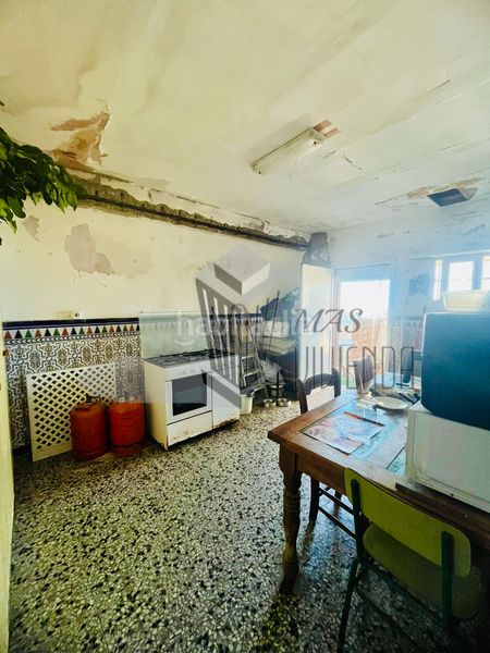 Foto c12d75aa-8539-45be-bcf6-07433a10ca64. Casa adossada a Santa Bárbara-Ciudad Deportiva Línea de la Concepción (La)