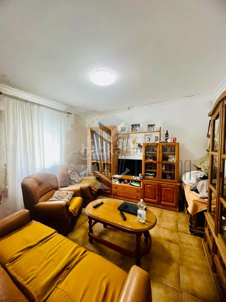 Foto c2bcf001-b221-4841-bde6-bcdb2ff9fd36. Casa adossada a Santa Bárbara-Ciudad Deportiva Línea de la Concepción (La)