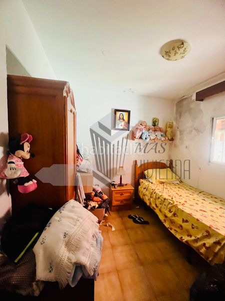 Foto ceb4b31a-7d24-4348-9134-39d6c8b8c736. Casa adossada a Santa Bárbara-Ciudad Deportiva Línea de la Concepción (La)