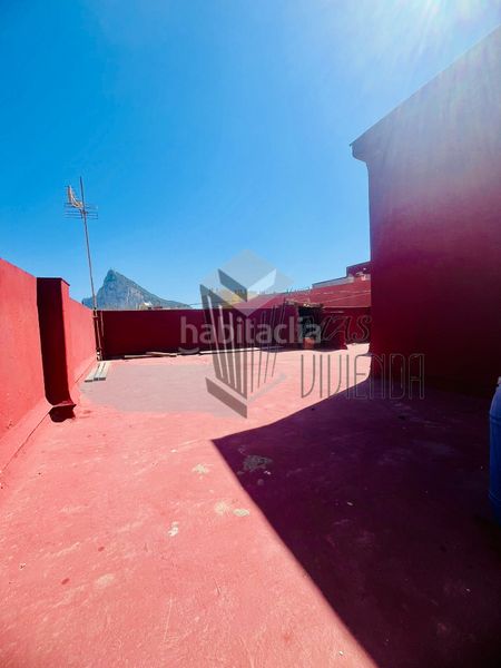 Foto d6384c40-376a-4fb5-a1cc-a3e83bb68ec8. Casa adossada a Santa Bárbara-Ciudad Deportiva Línea de la Concepción (La)