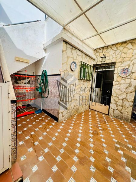 Foto 78387db5-3117-46b2-8812-56ff92d63ba1. Casa adossada a San José-San Bernardo Línea de la Concepción (La)