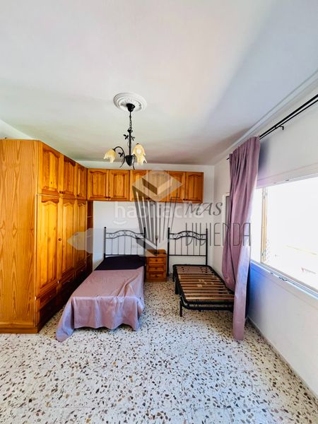 Foto 9a1a9bc9-e7e0-4d57-9ebe-f34e9d33ed0c. Casa adossada a San José-San Bernardo Línea de la Concepción (La)
