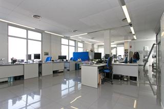 Business premise  Carrer brasil. Local de oficina, taller y almacen