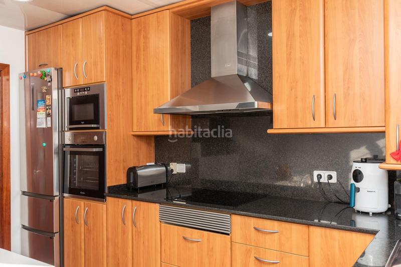 Foto e1d804f6-bef2-4103-9874-eb75fc05a20f. Casa a calle salvany de 75 a Sol i Padrís - Sant Oleguer Sabadell
