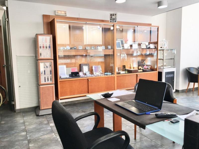 Foto 72f26317-623d-487c-bcf2-eb338f4cce0d. Alquiler local comercial en Centre Granollers