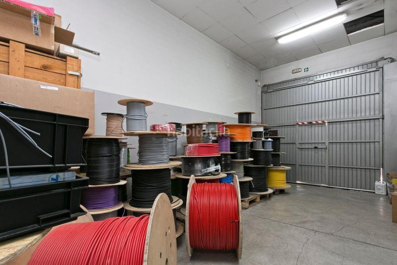 Foto 8b76239e-8a7a-4270-ba72-6493c6fa212b. Alquiler local comercial local en alquiler en perfecto estado en Granollers