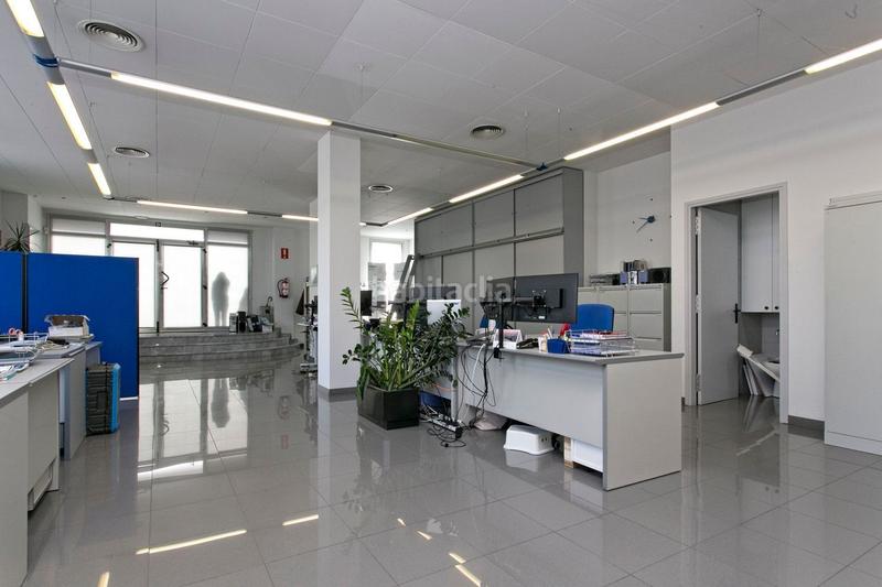 Foto f73b102f-b7d7-4f01-8293-6460a976bd89. Location local commercial dans Font Verda Granollers