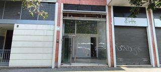 Lloguer Local Comercial a Tres Torres. Local comercial con imagen, visibilidad y una ubicación estratég