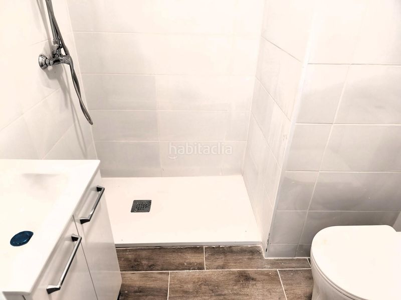 Foto 8a151fc0-2402-4930-970a-db8f368c6823. Local comercial a Sota el cami ral Granollers