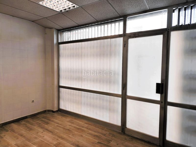 Foto dd02db8c-12ae-451b-9c39-7c4c21a1f751. Local comercial a Sota el cami ral Granollers