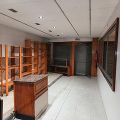 Lloguer Local Comercial a Joan Prim. Amplio local comercial de 187 m2 en alquiler en granollers!!!