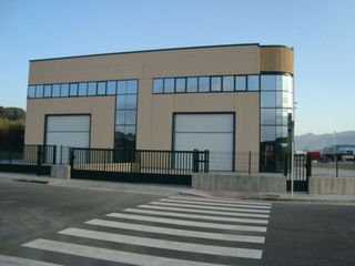 Miete Fabrikhalle  Calle de luxemburg. Nave industrial en alquiler  polígono pla de llerona, les franqu