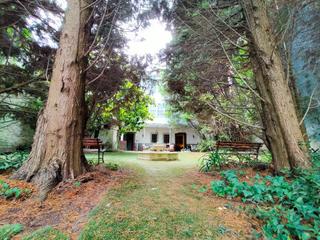 Casa en Pravia. Casona  antgua con jardn en pravia, asturias