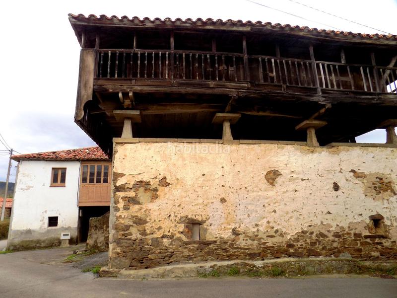 Foto 105ab753-a772-42af-a3c0-b35ba2abe341. Masía casa de pueblo en loro,. en Pravia