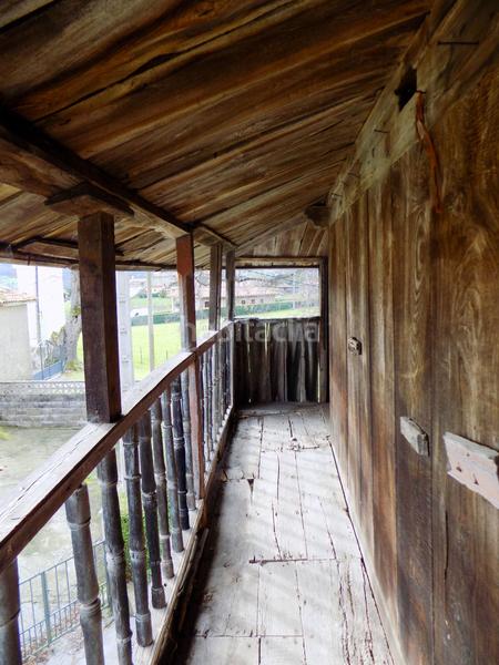 Foto d57faf98-2a9c-45dd-a2c9-a19e458bd24d. Masía casa de pueblo en loro,. en Pravia