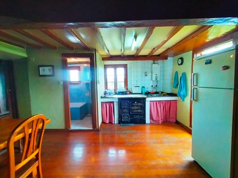 Foto ae6c3468-7223-4d09-82f4-5426e030f8f5. Masia a Pravia