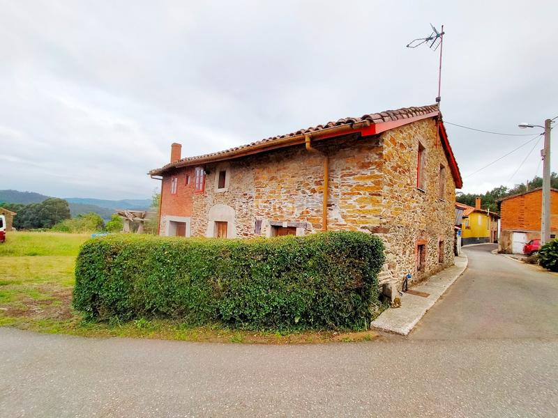 Foto d020012d-5a14-41d5-83de-9d62d3bf83da. Masia a Pravia