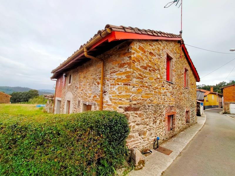Foto ec1a4487-4ddc-49cf-b697-5bf36e76a10c. Masia a Pravia
