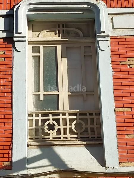 Foto 908ce4cb-cefd-4e9c-96b3-7edb5b9fe94c. Edifici a Pravia