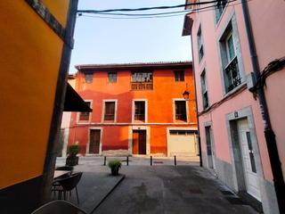 Edifici a Pravia. Edificio antiguo en venta en el casco antiguo de pravia, asturia