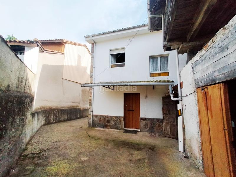 Foto 0bd9ef76-e3c6-42e3-aedc-d924a82e775b. Casa adossada a Pravia