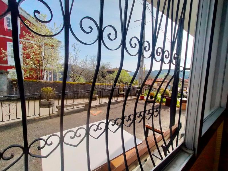 Foto 122710ef-4868-4811-91ad-5cece8867e61. Casa adossada a Pravia