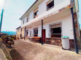Casa adossada a Pravia. Casa en venta con terraza en el concejo de pravia , asturias