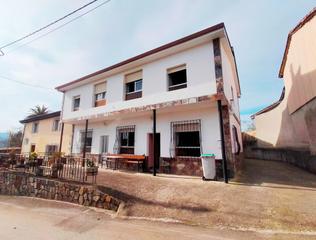 Casa adossada a Pravia. Casa en venta con terraza en el concejo de pravia , asturias