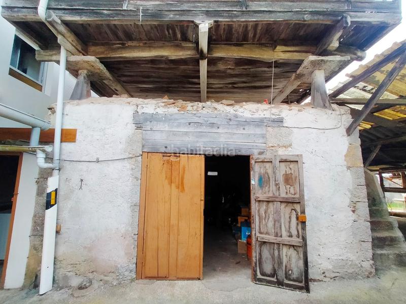 Foto e4a3f4bd-f3d2-460e-ba16-7c5e8f520ad9. Casa adossada a Pravia