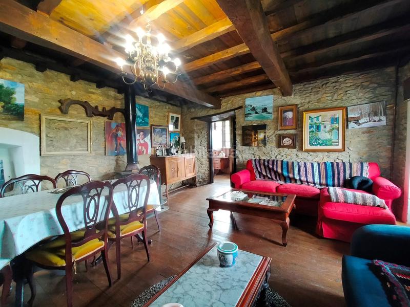 Foto d0e719a0-7ac1-4523-9ff1-abd6dd1aba5d. Masia a Pravia