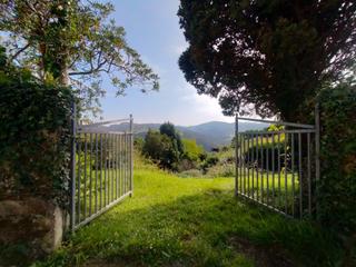 Mas à Cudillero. Casa de pueblo en el concejo de cudillero, con finca muy grande