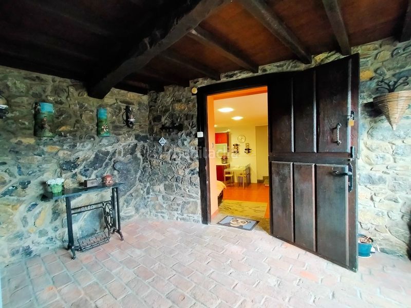 Foto 0a7e1c8d-3f93-4645-972d-42cfef079786. Masia amb calefacció a Pravia