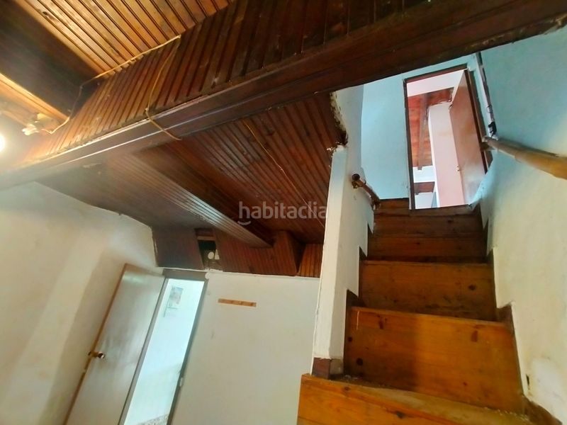 Foto ad2e61cd-2e92-49a9-85ce-e2fcd2796703. Masia a Pravia
