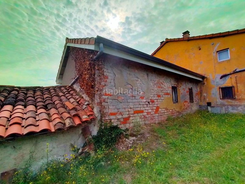 Foto 05163885-384e-409e-ac0d-a46a7569f7d4. Casa adossada a Pravia