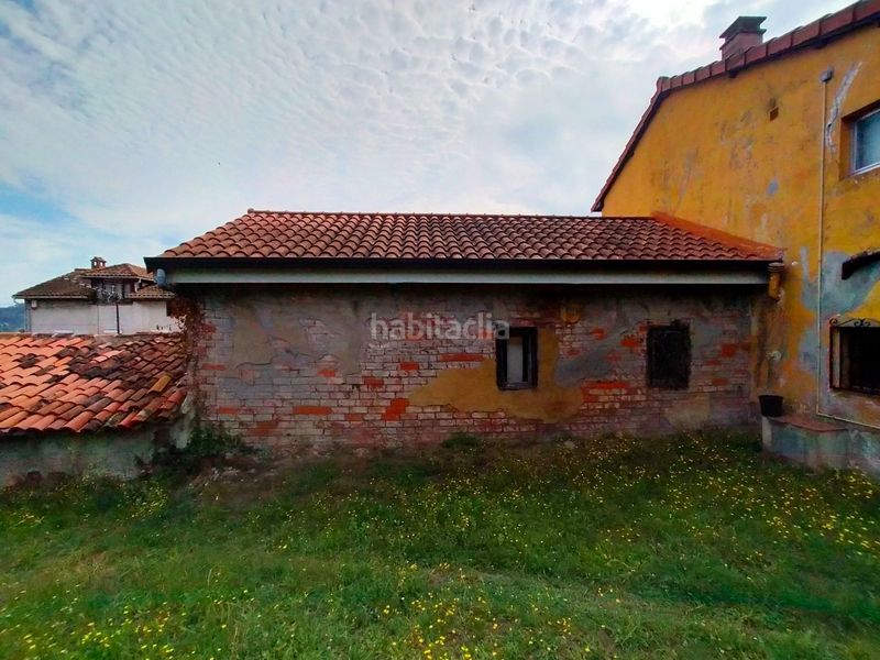 Foto 181a9446-bada-40f6-9c98-b8f23ce11102. Casa adossada a Pravia