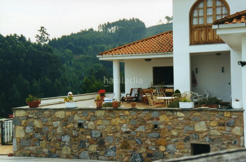 Foto 6e5d0e9f-b1e4-4834-9a43-ce054c6425ba. Casa amb calefacció a Pravia