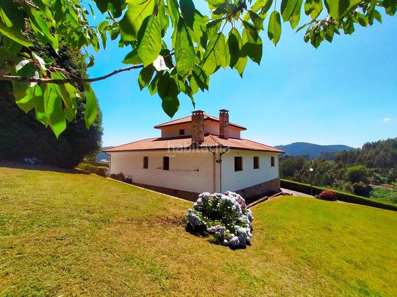Foto a7dd79e5-cd46-4649-88e0-223928dc95fd. Casa amb calefacció a Pravia