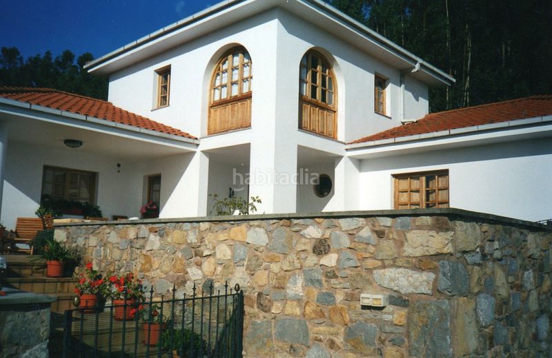 Foto c8649910-3c66-4e75-92da-62dbae4e704e. Casa amb calefacció a Pravia