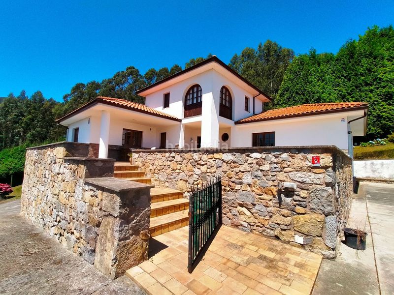 Foto f41a84e2-1251-4737-8301-b08b3dc12fcf. Casa amb calefacció a Pravia