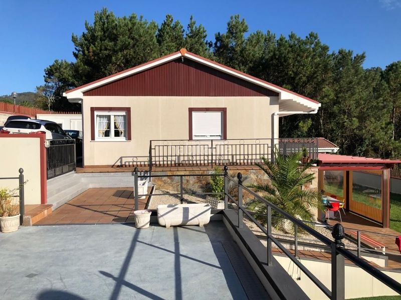 Foto b86749c3-ad4e-42d2-afca-8d375d8d3a9b. House with heating pool in Cudillero
