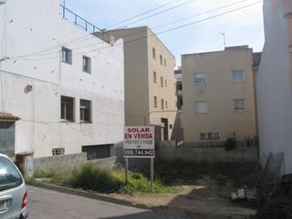 Wohngrundstck in Carrer besal 12. Solar urbano en venta