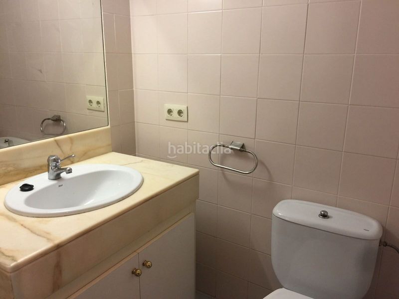 Foto 537a8504-20dd-4536-8839-26754fbdc5be. Office space in carrer calçada de tapís 40 in Eixample-Horta Capallera Figueres