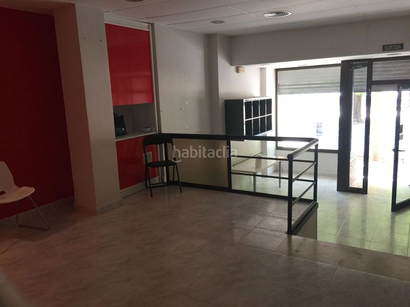 Foto 9a73e5e2-8171-4321-a726-a3fa60c2eded. Office space in carrer calçada de tapís 40 in Eixample-Horta Capallera Figueres
