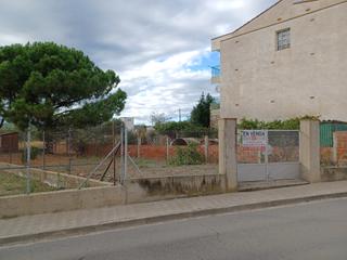 Terreny residencial a Sant Climent Sescebes. Solar urbano en el centro del pueblo