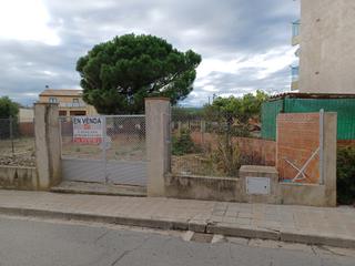 Wohngrundstück in Sant Climent Sescebes. Solar urbano en el centro del pueblo