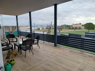 Xalet a Llers. Casa unifamiliar en planta baja seminueva