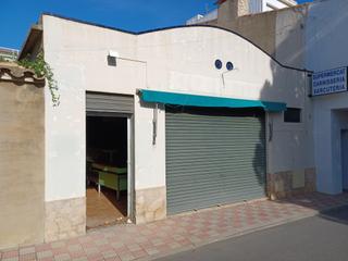 Local commercial à Colera. Local en el centro del pueblo