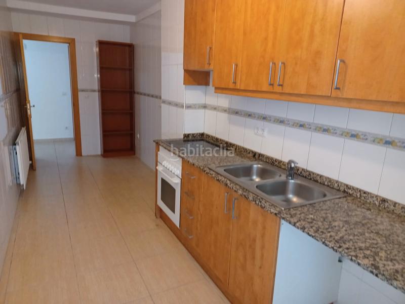 Foto 7144c1ce-057d-4033-a3d1-b7b3f751e055. Flat with heating parking in Creu de la Mà Figueres